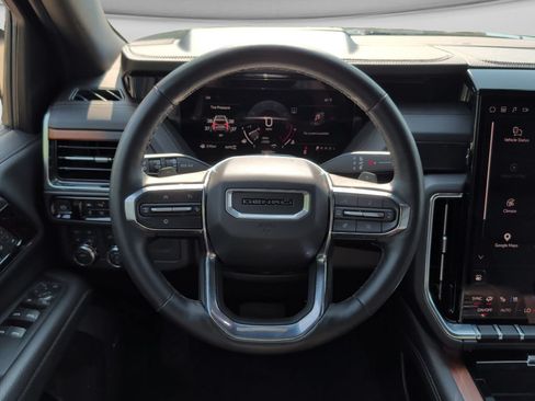 Used 2025 GMC Yukon XL Denali AWD/4WD image 11
