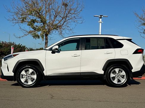 Used 2020 Toyota RAV4 XLE w/ All Weather Liner Package FWD image 7