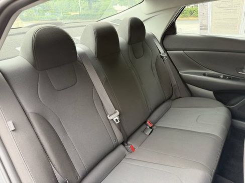 Used 2025 Hyundai Elantra SE w/ Cargo Package FWD image 25