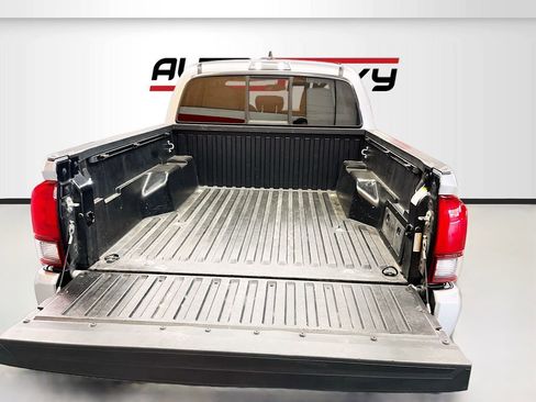 Used 2023 Toyota Tacoma SR AWD/4WD image 24