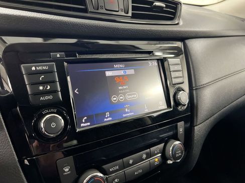 Used 2020 Nissan Rogue SV AWD/4WD image 14