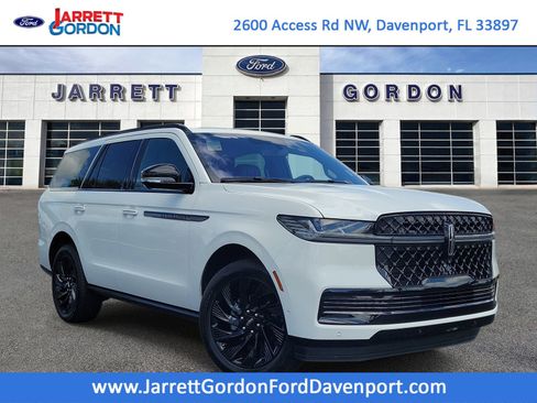 Used 2025 Lincoln Navigator Reserve w/ Jet Appearance Package AWD/4WD image 1