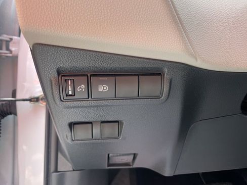 Used 2022 Toyota Corolla Cross LE image 23