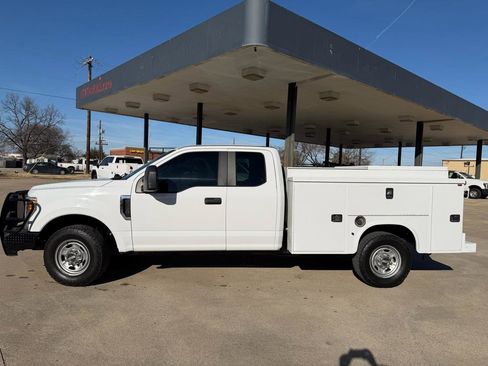 Used 2017 Ford F250 XL w/ XL Value Package image 2