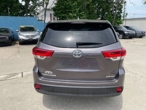 Used 2019 Toyota Highlander Plus AWD/4WD image 6