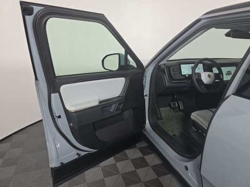 Used 2024 Rivian R1S Adventure AWD/4WD image 16