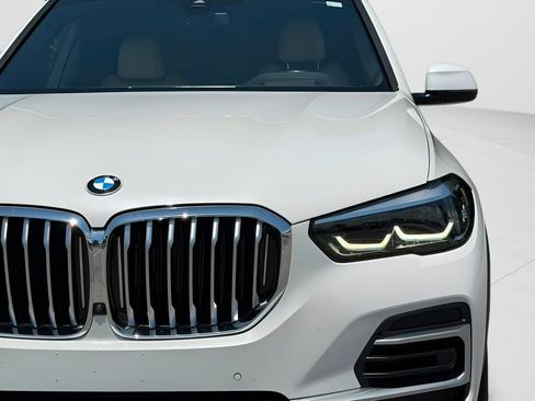 Used 2022 BMW X5 xDrive40i w/ Premium Package AWD/4WD image 9