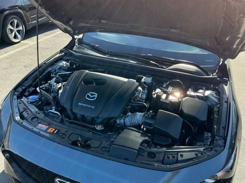 Used 2020 MAZDA MAZDA3 Hatchback w/ Preferred Package FWD image 23