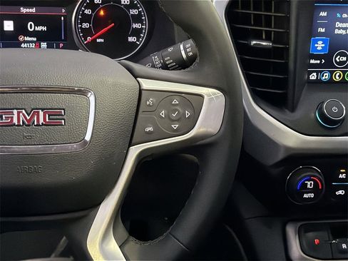 Used 2023 GMC Acadia SLT w/ Elevation Edition image 9