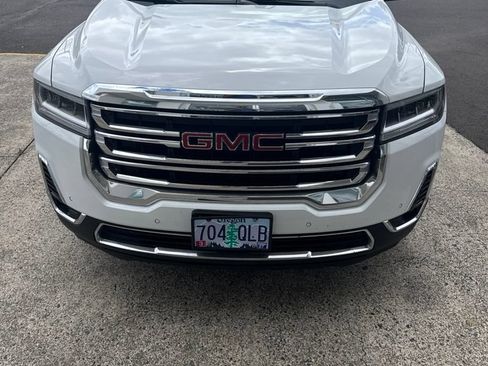 Used 2023 GMC Acadia SLT AWD/4WD image 3