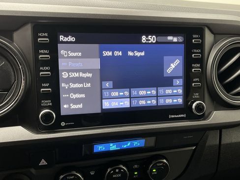 Used 2021 Toyota Tacoma TRD Sport w/ Technology Package image 16