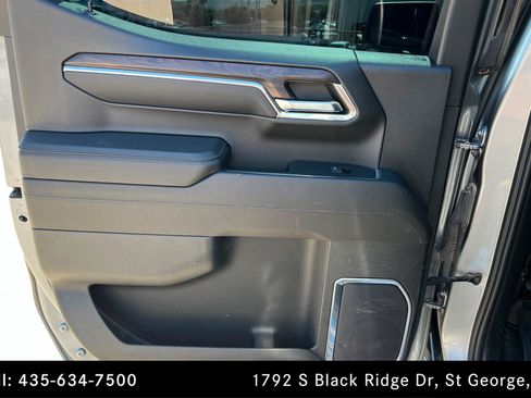 Used 2024 GMC Sierra 1500 SLT w/ SLT Premium Plus Package AWD/4WD image 18
