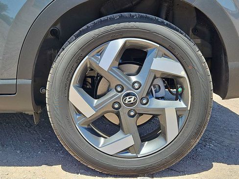 Used 2026 Hyundai Venue SEL FWD image 13