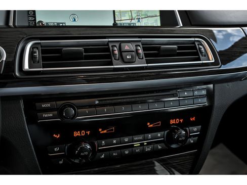 Used 2013 BMW 750Li xDrive image 21