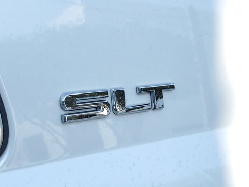 Used 2019 GMC Yukon SLT w/ Premium Edition image 2