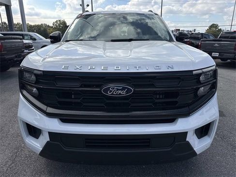 New 2025 Ford Expedition Active image 2