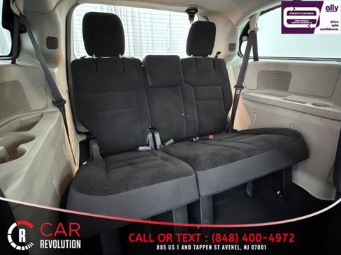 Used 2019 Dodge Grand Caravan SE w/ UConnect Hands-Free Group image 35