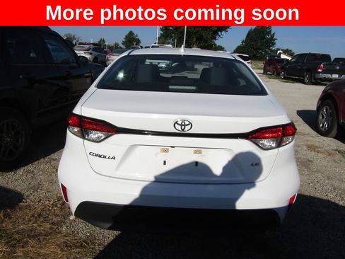 Used 2025 Toyota Corolla LE FWD image 4