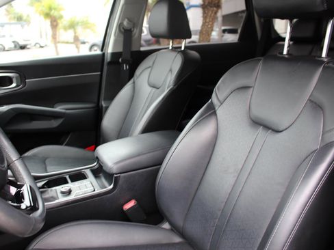 Used 2023 Kia Sorento S w/ Panoramic Sunroof Package image 15