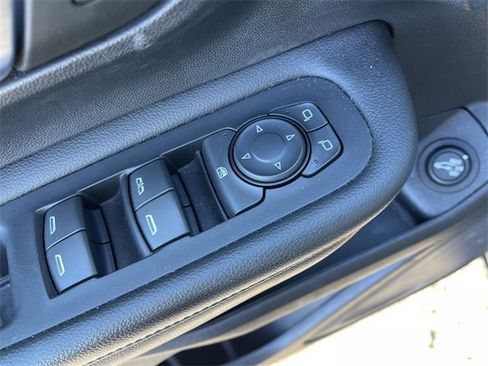 Used 2022 GMC Terrain SLE w/ Driver Convenience Package image 13