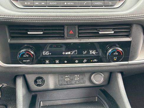 Used 2025 Nissan Rogue SV AWD/4WD image 46