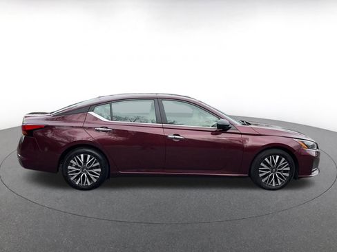 Used 2025 Nissan Altima 2.5 SV image 16