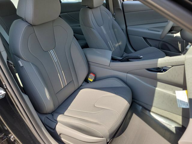New 2026 Hyundai Elantra Sport FWD image 21