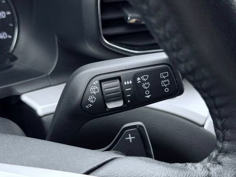 Used 2020 Ford Explorer XLT w/ Equipment Group 202A AWD/4WD image 33