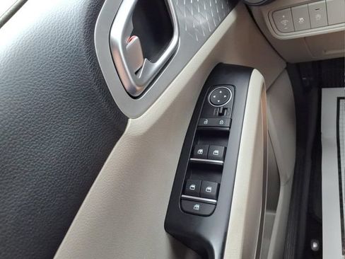 Used 2024 Kia Soul LX FWD image 28