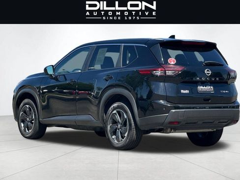 Used 2024 Nissan Rogue SV AWD/4WD image 6