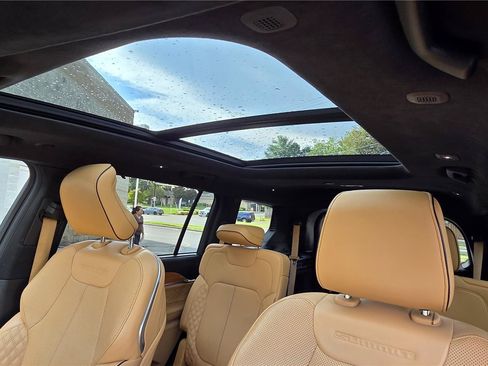 Used 2022 Jeep Grand Cherokee L Summit AWD/4WD image 26