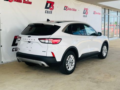 Used 2020 Ford Escape SE image 9