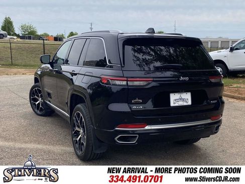 Used 2023 Jeep Grand Cherokee Summit AWD/4WD image 6