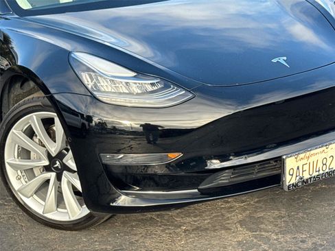 Used 2020 Tesla Model 3 Standard Range RWD image 3