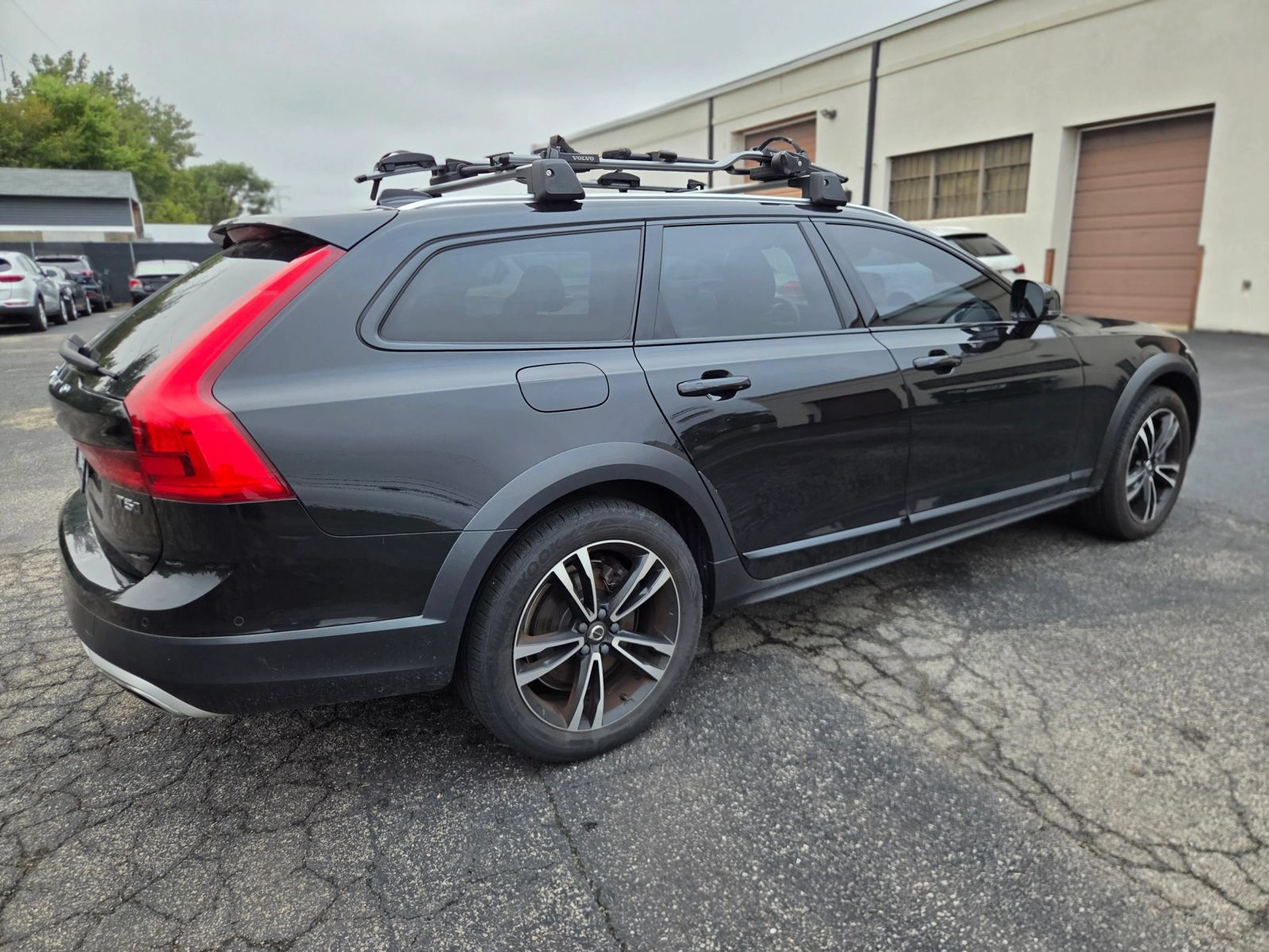 Used 2018 Volvo V90 T5 Cross Country w/ Convenience Package AWD/4WD image 3