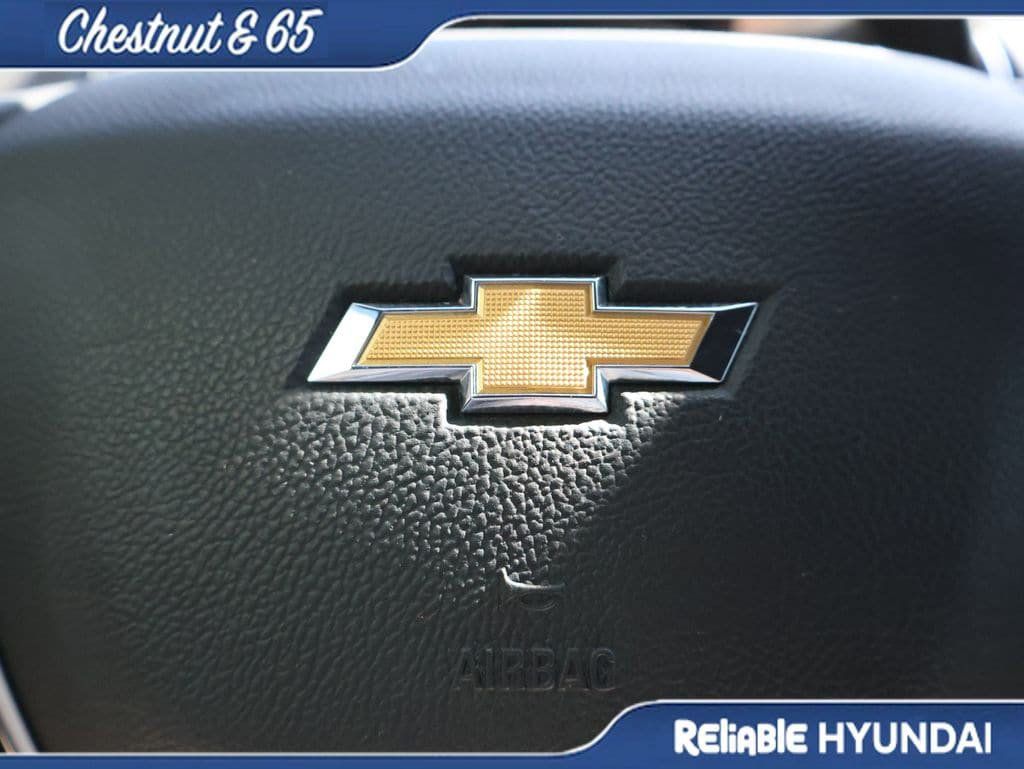 Used 2023 Chevrolet Traverse LT FWD image 29