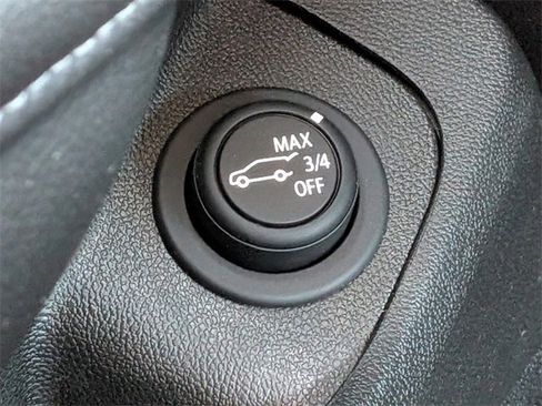 Used 2023 GMC Terrain SLE w/ Driver Convenience Package image 29