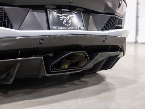 Used 2019 Lamborghini Aventador S image 17