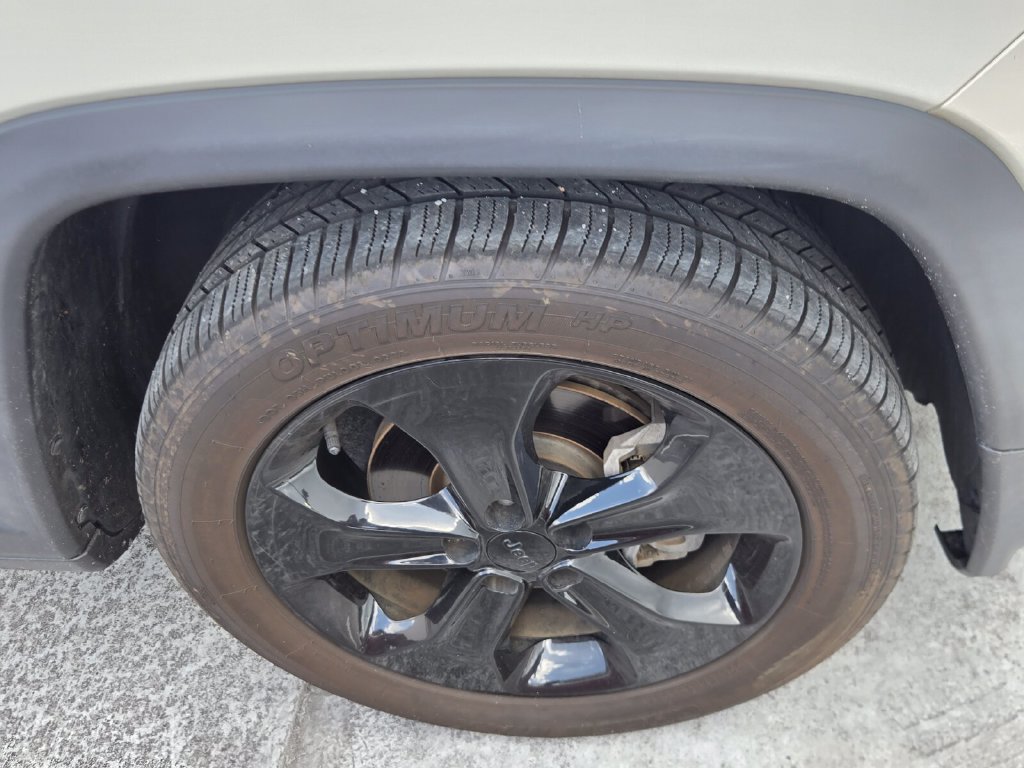 Used 2019 Jeep Compass Latitude FWD image 5