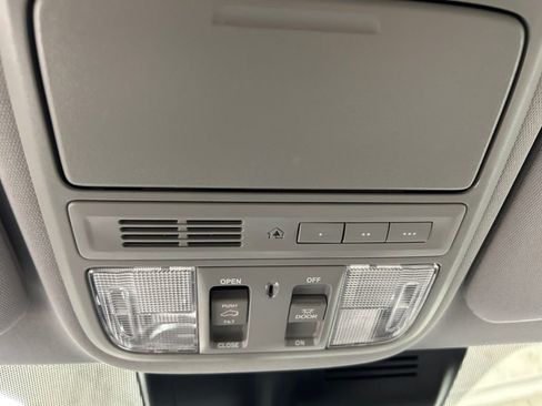 Used 2022 Honda CR-V EX-L image 37