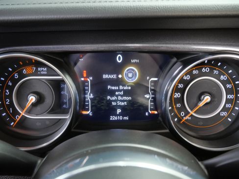 Used 2023 Jeep Wrangler Unlimited Sahara AWD/4WD image 19