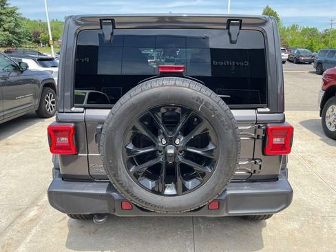 Certified 2025 Jeep Wrangler Unlimited Sahara AWD/4WD image 5