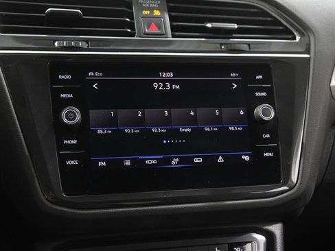 Certified 2021 Volkswagen Tiguan SE image 10