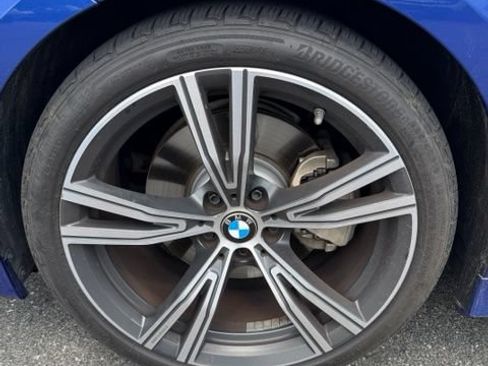 Used 2021 BMW 330i Sedan w/ M Sport Package RWD image 9