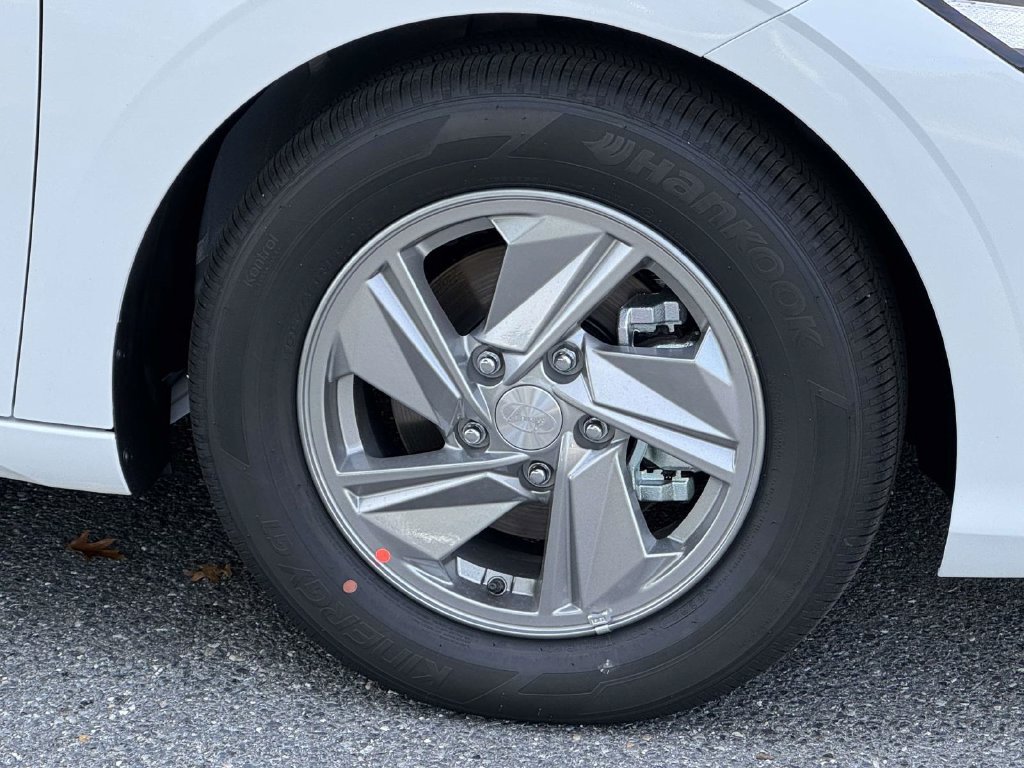 New 2026 Hyundai Elantra SE FWD image 7