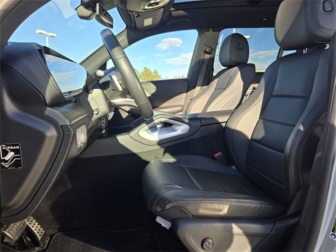 Used 2023 Mercedes-Benz GLS 450 4MATIC image 3