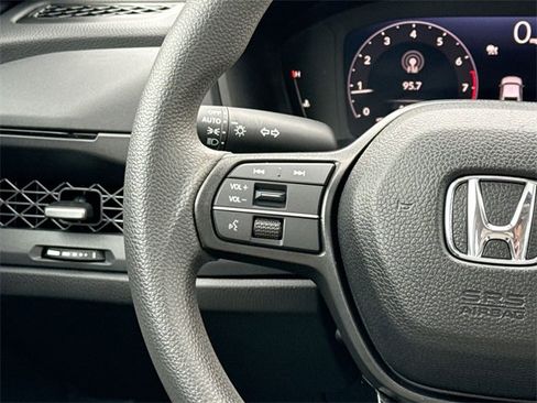 Certified 2025 Honda Accord SE image 25