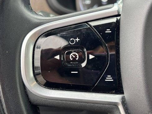 Used 2021 Volvo V90 T6 Cross Country image 17