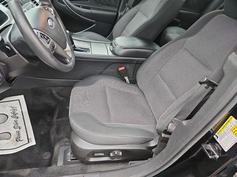 Used 2016 Ford Taurus SEL image 12