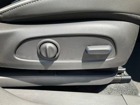 Used 2025 Buick Encore GX Avenir w/ Avenir Technology Package AWD/4WD image 21